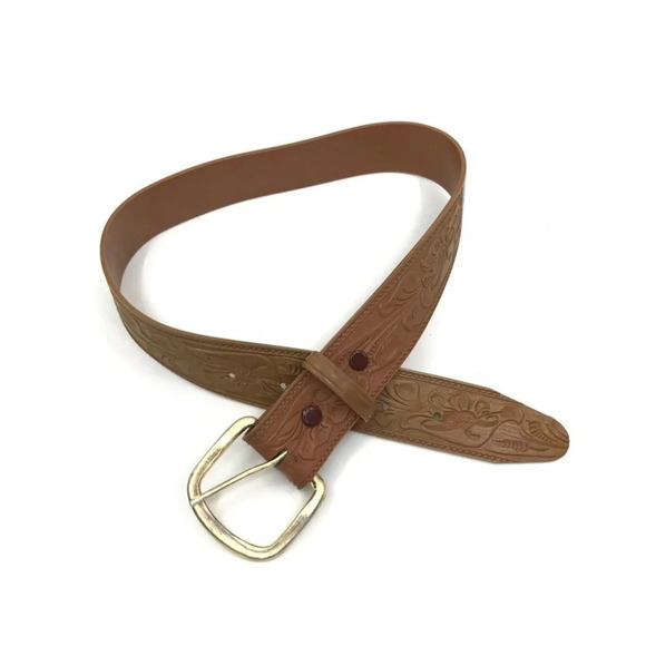 Vintage Plastic Faux Tooled Leather Flowers of  Western Canada Belt - Picture 4 of 5